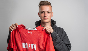 Read more about the article Nicolas “Nisi” Muntwyler wird zum eNationalspieler der Schweiz